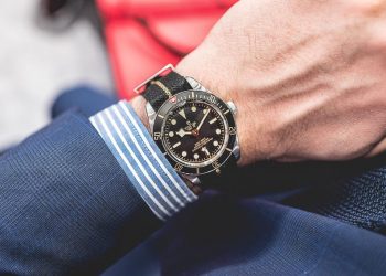 DNP-dong-ho-Tudor-Black-Bay-Fifty-Eight-Tin-010918-3