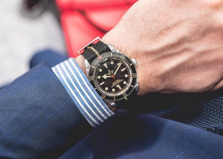 DNP-dong-ho-Tudor-Black-Bay-Fifty-Eight-Tin-010918-3