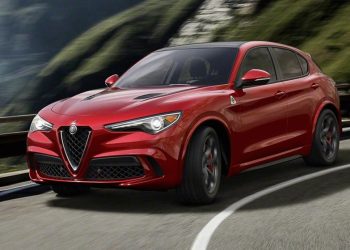 Alfa-Romeo-Stelvio-Quadrifoglio-thang-giai-SUV-of-the-Year-2018