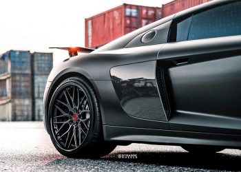 Audi-R8-V10-Plus-lot-xac-ngoan-muc