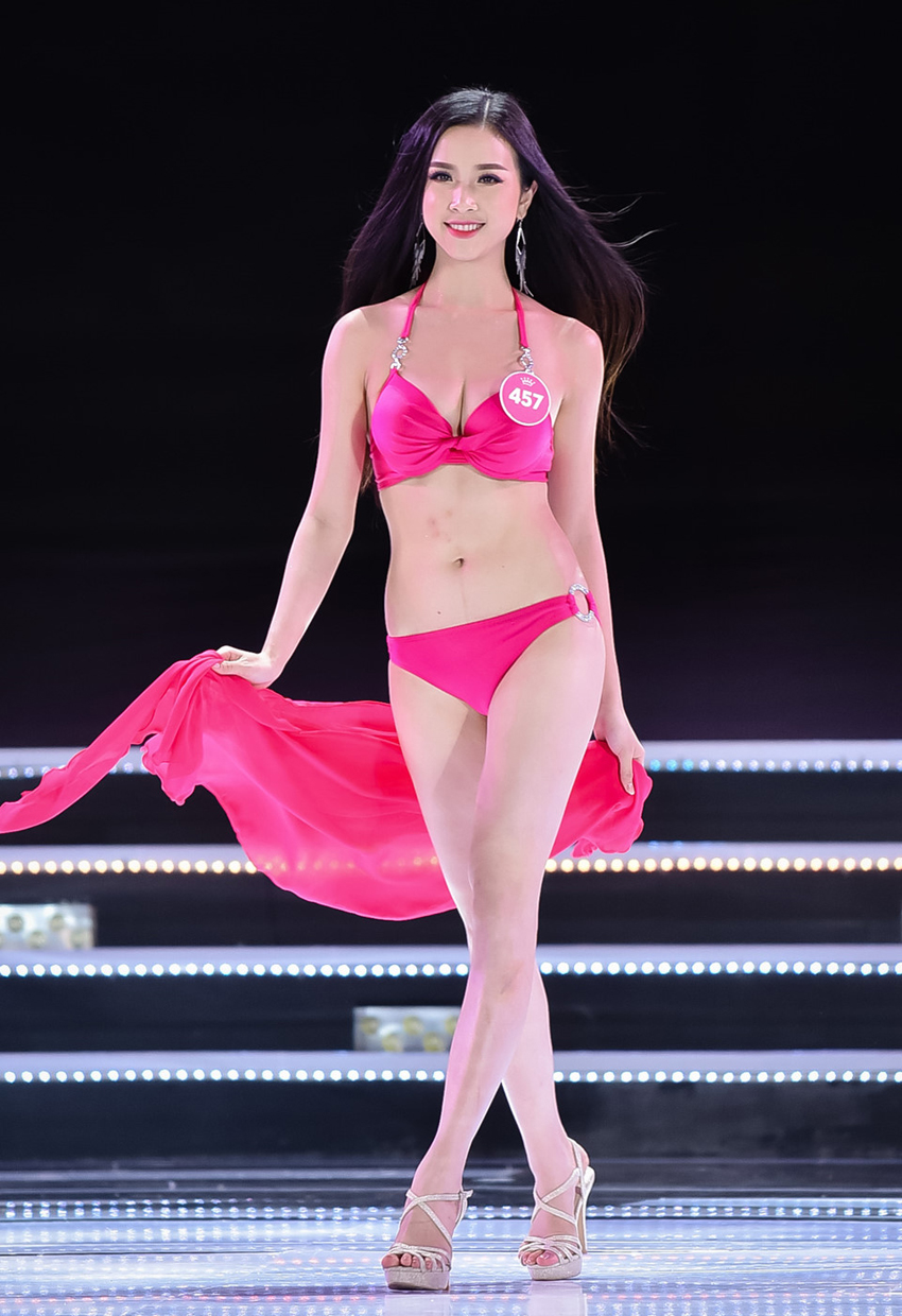 Ngắm nhìn lại Top 25 Hoa hậu Việt Nam 2018 nóng bỏng với phần trình diễn bikini nóng bỏng