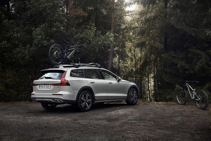 Volvo-V60-Cross-Country-hoan-toan-moi