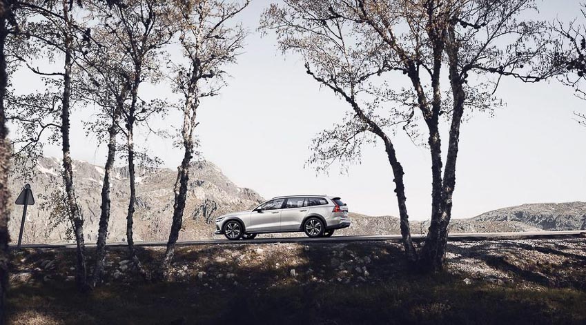 Volvo-V60-Cross-Country-hoan-toan-moi