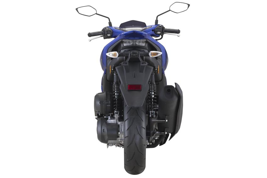 Yamaha-NVX-155-GP-Edition-2018-tung-gia-2600-USD-5