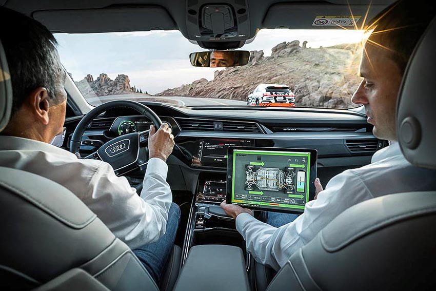 lich-ra-mat-SUV-dien-Audi-e-tron
