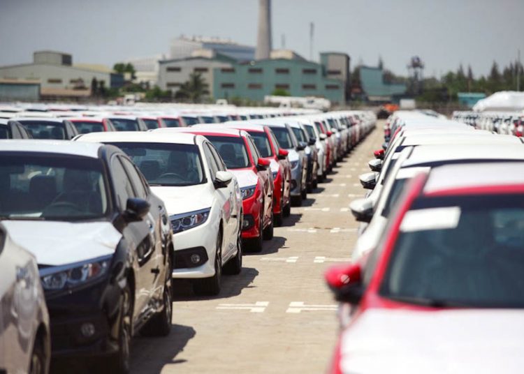 o-to-nhap-khau-chiem-tron-thi-truong-Viet-trong-thang-8