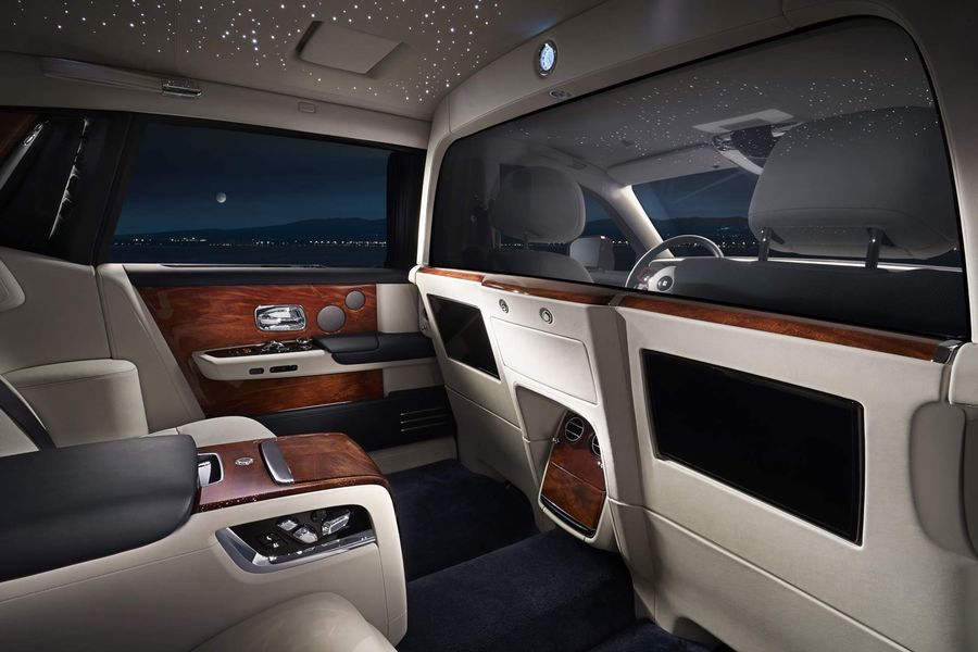 Không gian nội thất đẳng cấp với gói Privacy Suite mới trên Rolls-Royce Phantom EWB
