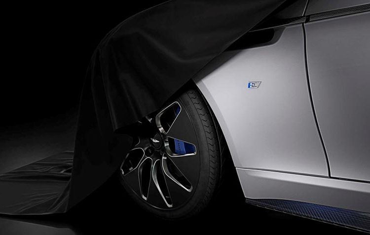 xe-dien-Aston-Martin-Rapide-E