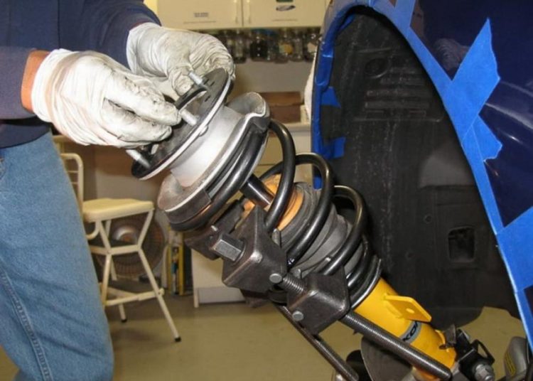 dau-hieu-canh-bao-hu-hong-giam-xoc-oto