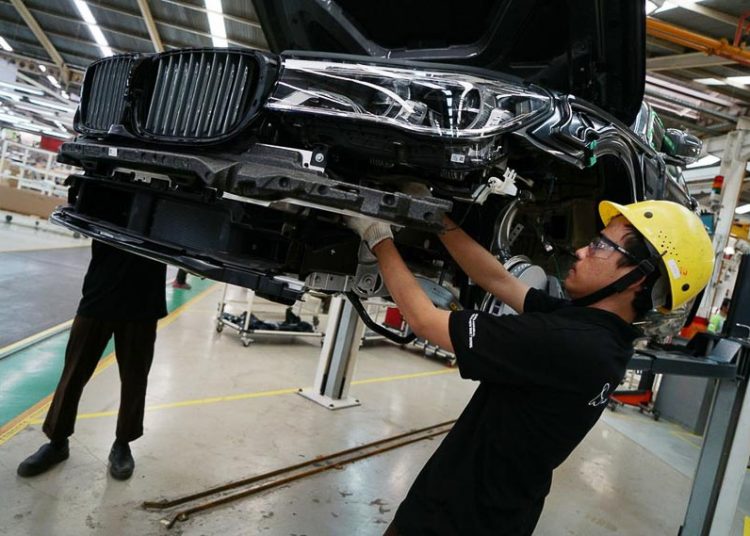 BMW-trieu-hoi-xe-vi-su-co-chay-no