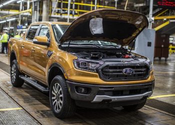 Ford-Ranger-2019-len-day-chuyen-san-xuat