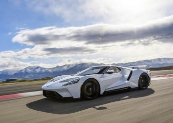 Ford-nang-so-luong-san-xuat-sieu-xe-Ford-GT