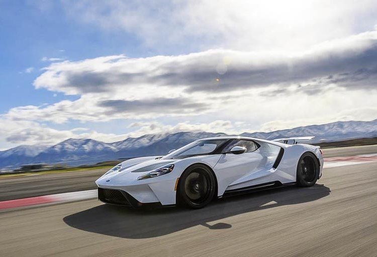 Ford-nang-so-luong-san-xuat-sieu-xe-Ford-GT