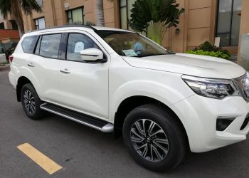 Nissan Terra 2019 bất ngờ lộ diện trên đường phố Sài Gòn