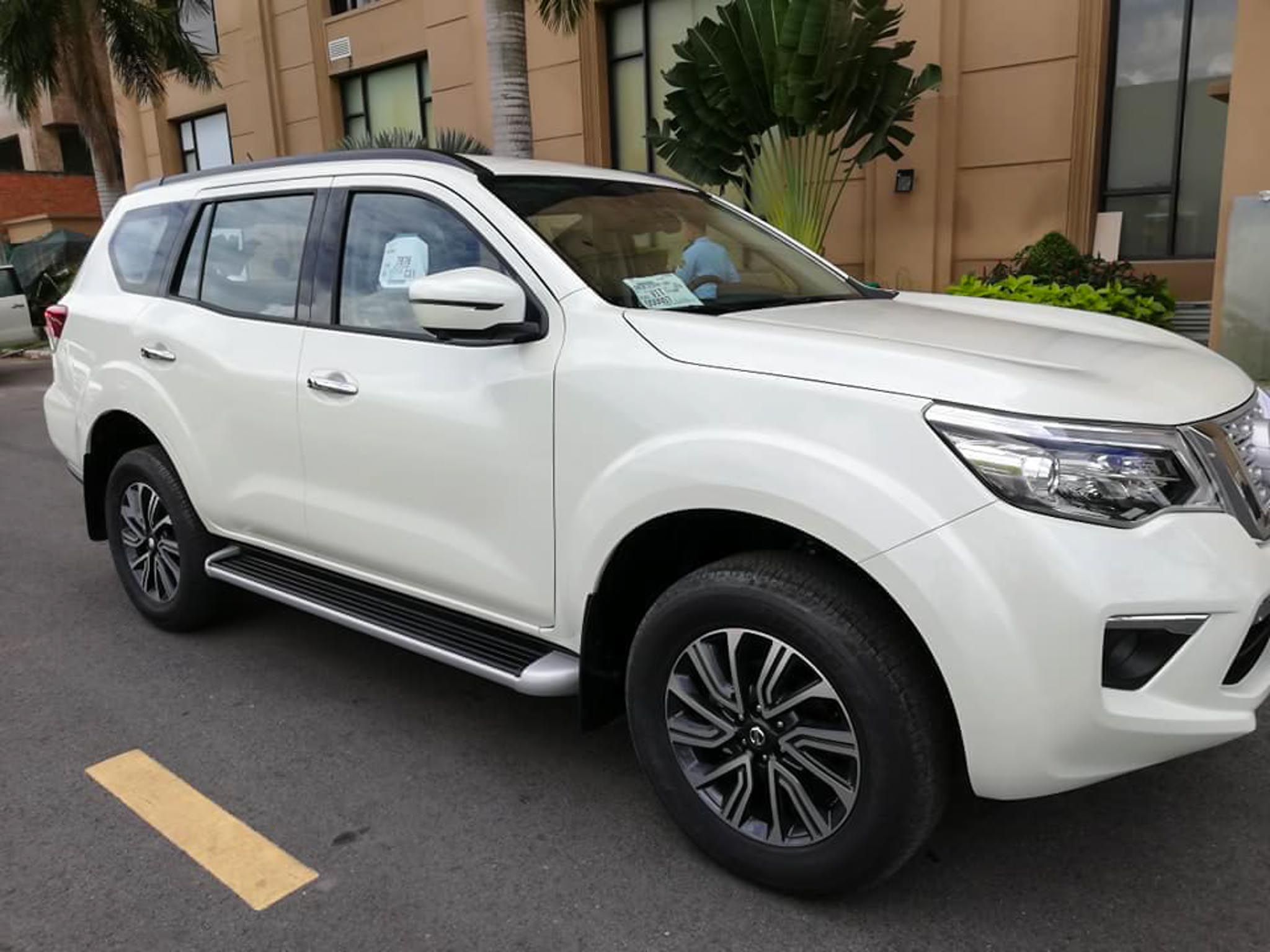 Nissan-Terra-2019-xuat-hien-tren-pho-Sai-gon