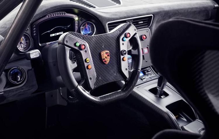 Porsche-van-giu-lai-nhung-bo-phan-truyen-thong-1