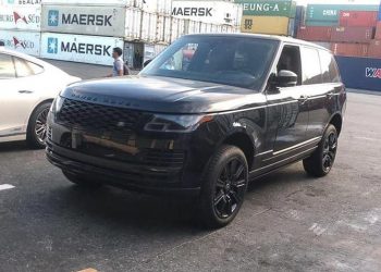 Range-Rover-HSE-2018-ban-Black-Design