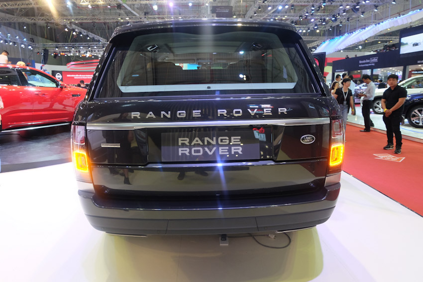 Range-Rover-moi-ra-mat-nang-tam-kha-nang-off-road