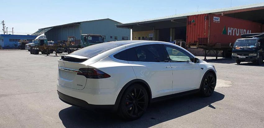 Tesla-Model-X-P100D-mau-trang-doc-nhat