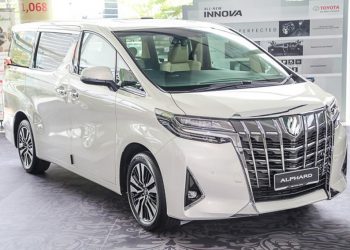 Toyota-Alphard-2018-lo-gia-ban-hon-4-ti-dong-tai-Viet-Nam