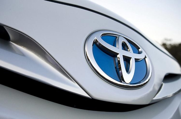 Toyota-trieu-hoi-xe-oto-dong-co-hybrid