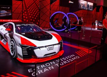 Xe-dua-chay-dien-Audi-e-tron-Vision-Gran-Turismo