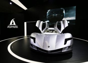 Hypercar Nhật Bản Aspark Owl bung giá cực sốc: 84 tỉ