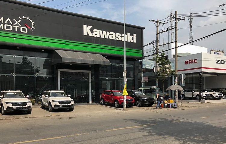 max-auto-khai-truong-showroom-dau-tien-cua-hang-xe-zotye-tai-tp-hcm-01