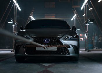 Lexus ES 300h 2019 cực chất trong đoạn phim quảng cáo đầu tiên được viết bởi trí tuệ nhân tạo