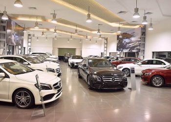 Trưng bày xe ôtô