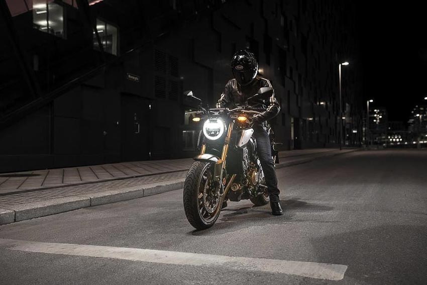 Honda CB650R 2019 trên đường phố 3