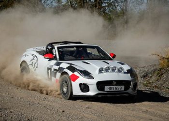Jaguar F-TYPE Rally “quẩy tung” trên đường đua việt dã chuyên nghiệp 3