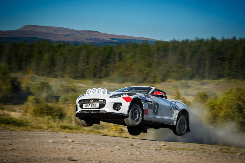 Jaguar F-TYPE Rally “quẩy tung” trên đường đua việt dã chuyên nghiệp 4