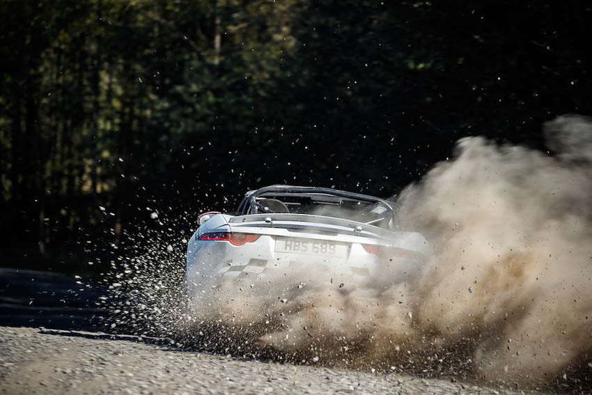 Jaguar F-TYPE Rally “quẩy tung” trên đường đua việt dã chuyên nghiệp 5