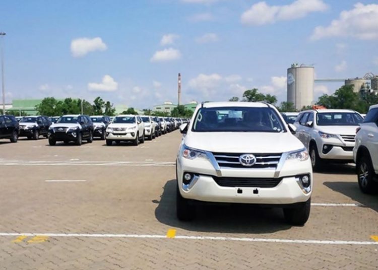 xe nhập khẩu 2