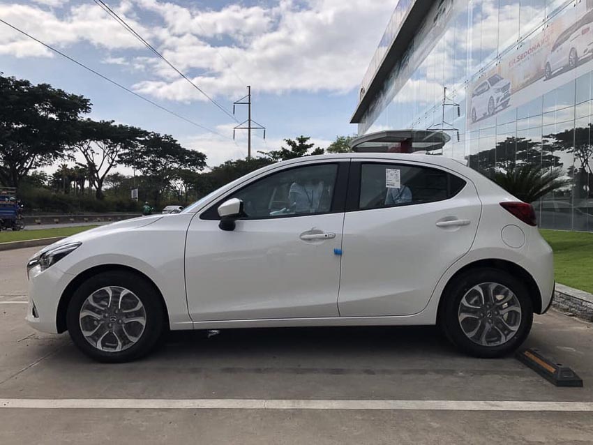 Ngoại thất xe Mazda2 2018 nhập khẩu Thái Lan 3