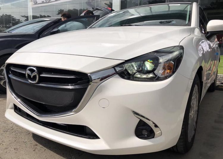 Ngoại thất xe Mazda2 2018 nhập khẩu Thái Lan 1