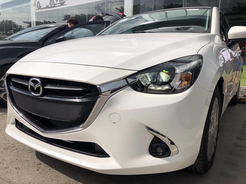 Ngoại thất xe Mazda2 2018 nhập khẩu Thái Lan 1
