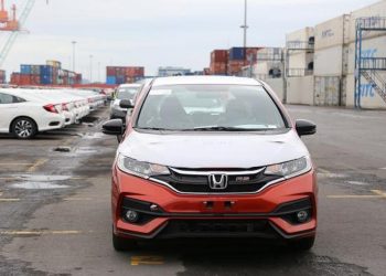 ôtô nhập khẩu về Việt Nam 3