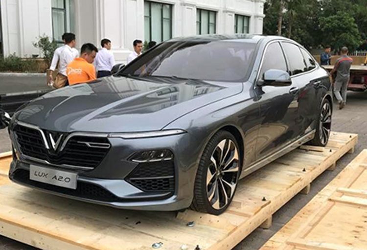 Chiếc sedan của VinFast từ Paris đã về đến Việt Nam