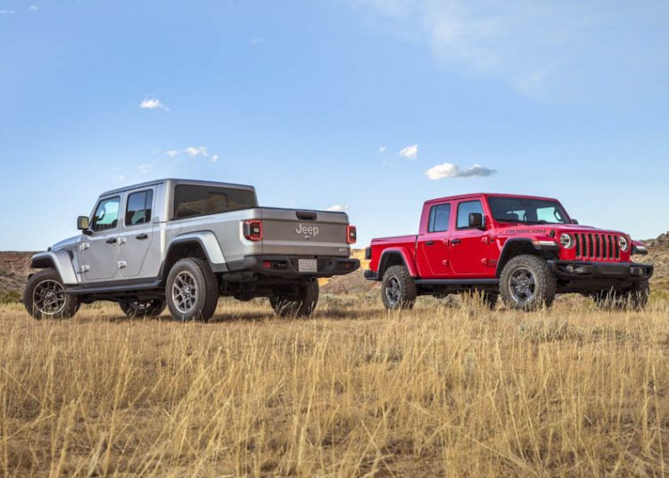 xe bán tải mui trần Gladiator 2020