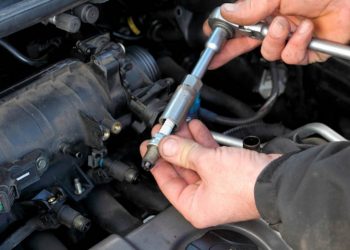 Thay thế bugi đánh lửa: 30.000 – 40.000 km/lần