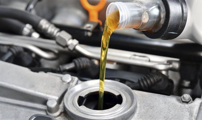Thay dầu, bảo dưỡng động cơ: 3.000 km/lần