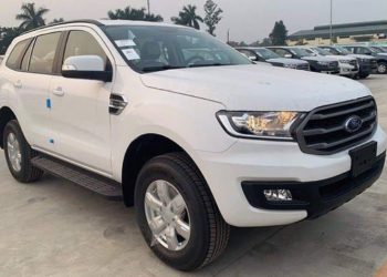 Ford Everest bản tiêu chuẩn về đến Việt Nam, giá từ 999 triệu đồng, giao xe từ nửa sau tháng 12-2018