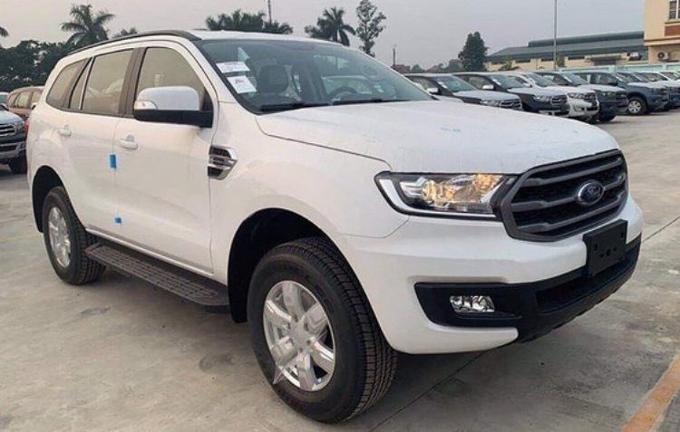 Ford Everest bản tiêu chuẩn về đến Việt Nam, giá từ 999 triệu đồng, giao xe từ nửa sau tháng 12-2018