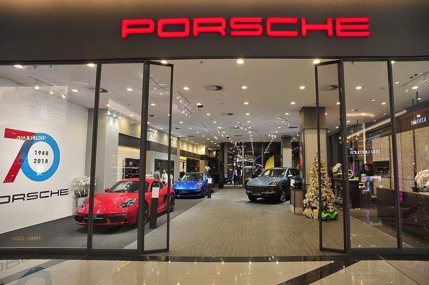 không gian trưng bày Porsche