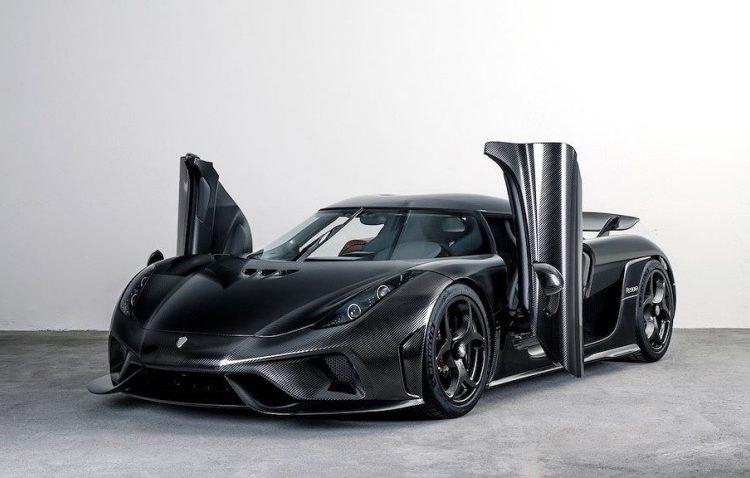 Hypercar Koenigsegg Regera đẹp khó cưỡng với lớp vỏ carbon để trần 100%