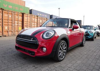 MINI Convertible phiên bản mới nhất cập cảng tại Sài Gòn