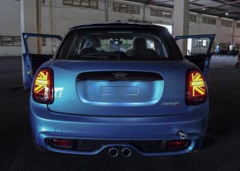 Hình ảnh đèn chiếu hậu với thiết kế Union Jack