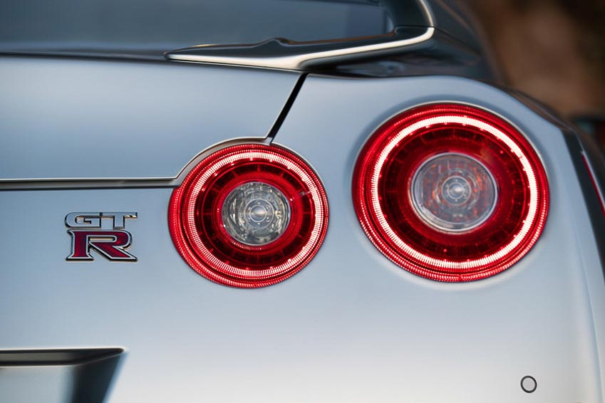 Nissan GT-R 2019 6